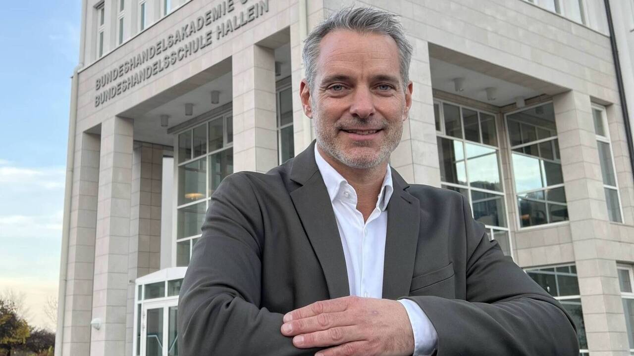 Seit 2018 unterrichtet Markus Lorenz an der HAK/HASCH Hallein, mit 1. November wurde er zum Direktor bestellt.  