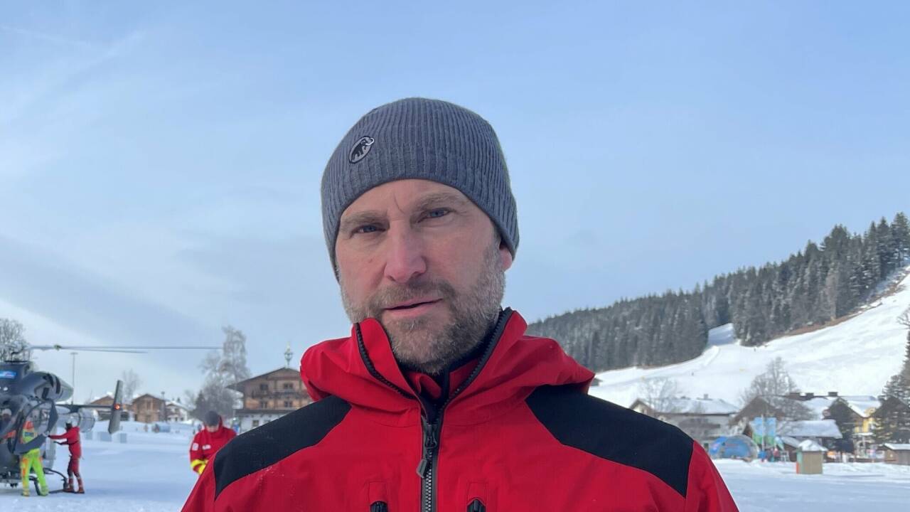 Abschied-beim-Roten-Kreuz-Salzburg-Stefan-Herbst-h-rt-als-Landesrettungskommandant-auf