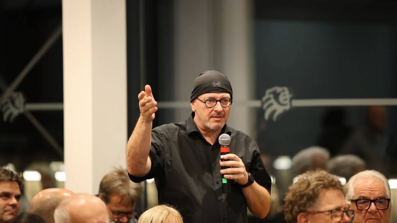 David Herzog brachte seine Beobachtungen ein. 