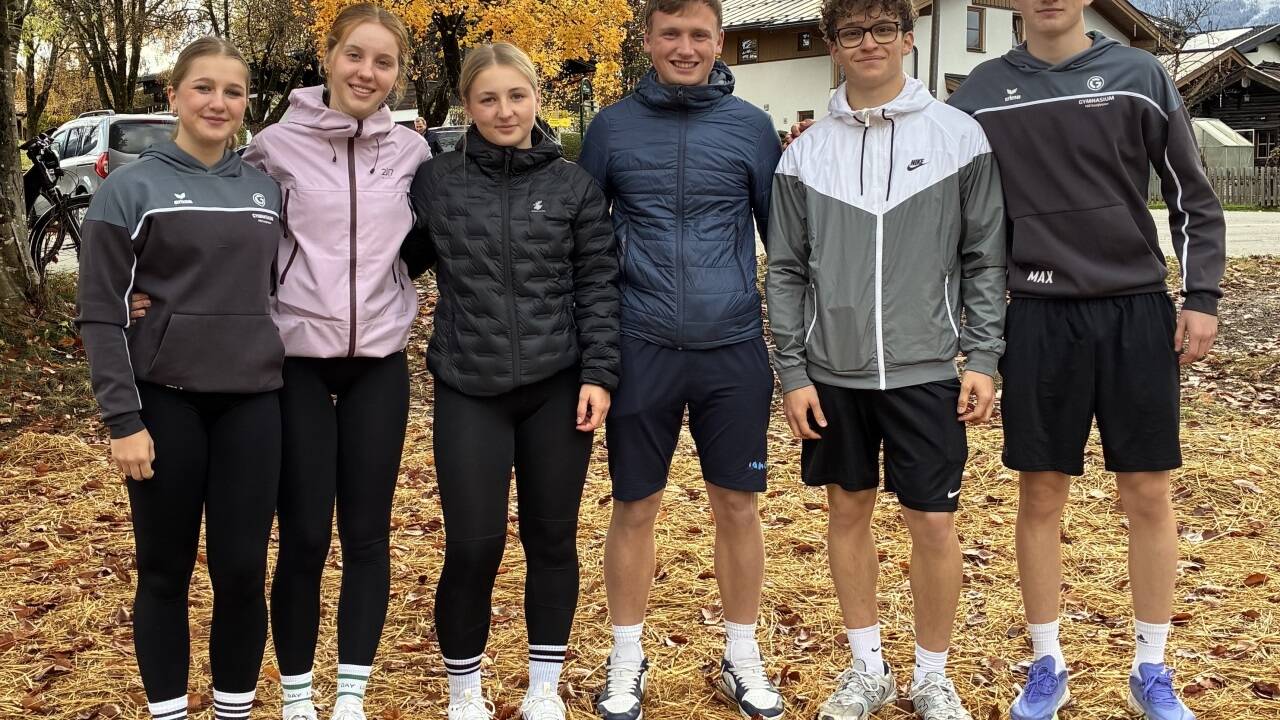 Die Athlet/-innen der HIB Saalfelden wurden für die Demonstrationsfotos zum richtigen Einsatz der Geräte engagiert. 