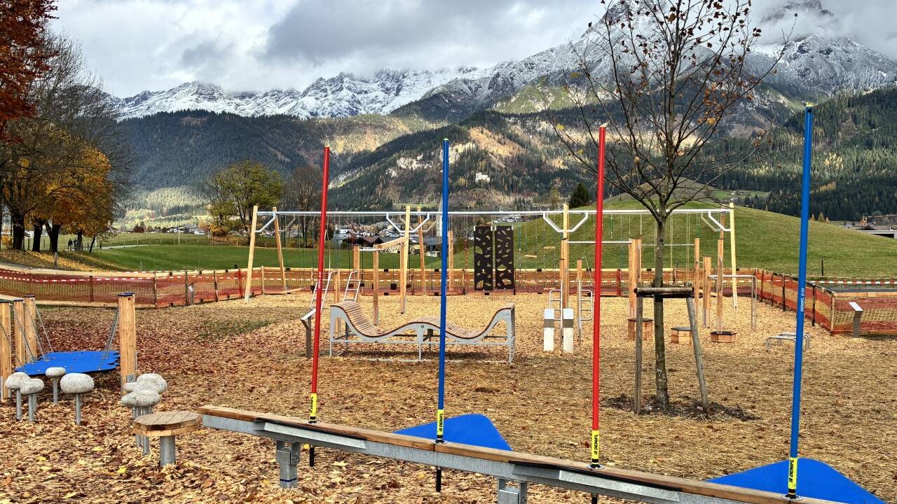 Der Bewegungspark im Ritzensee-Areal mit Blick auf das Steinerne Meer. 