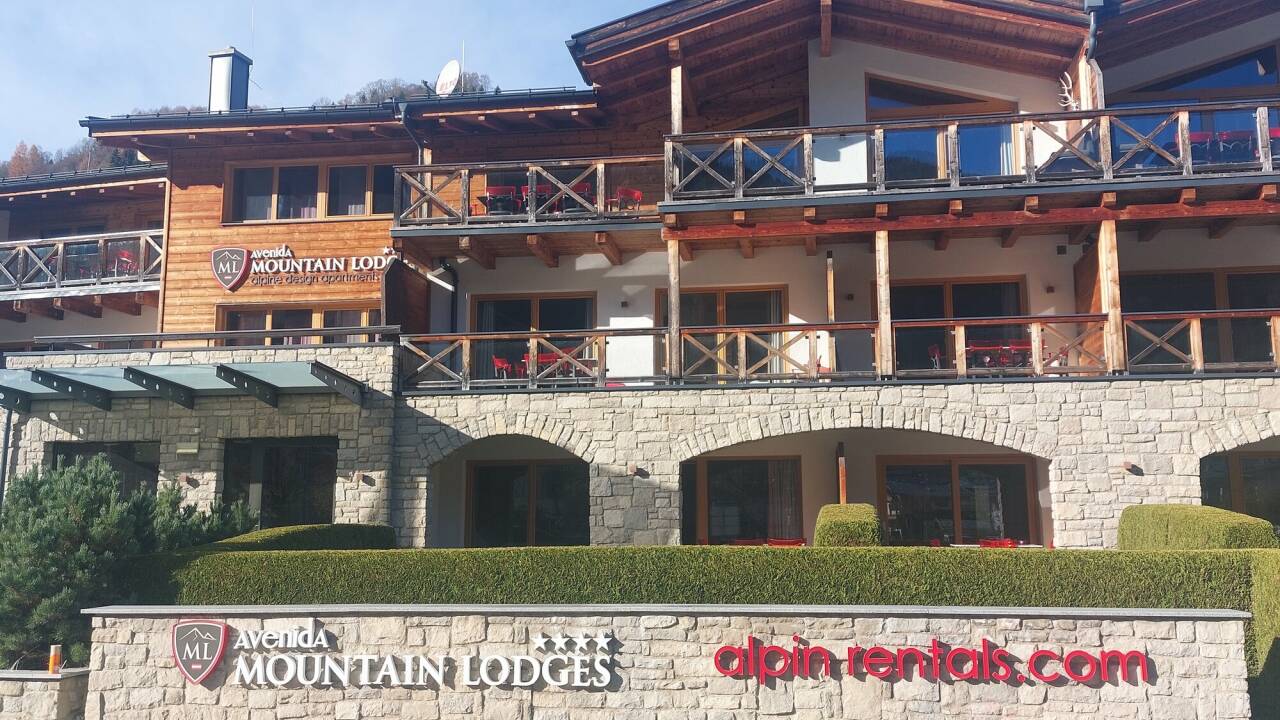 Die Avenida Mountain Lodges der Firmengruppe Alpin Family in Kaprun. Die Avenida Mountain Lodges der Firmengruppe Alpin Family in Kaprun.