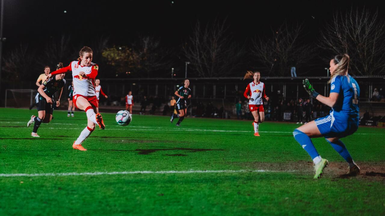 Sara Grabovac blieb eiskalt und schoss Red Bull Salzburg ins Cup-Viertelfinale. Sara Grabovac blieb eiskalt und schoss Red Bull Salzburg ins Cup-Viertelfinale.