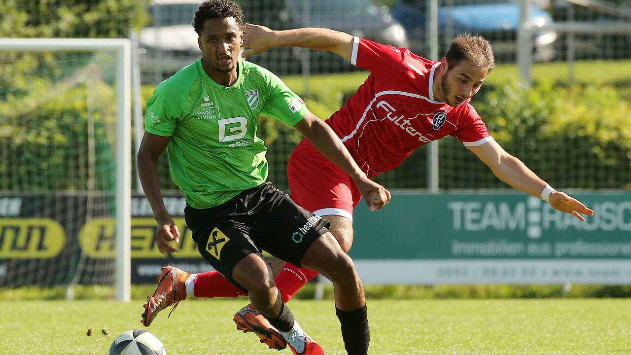 Moussa Dembele (links) traf beim Auswärtssieg in der Regionalliga West doppelt. 
