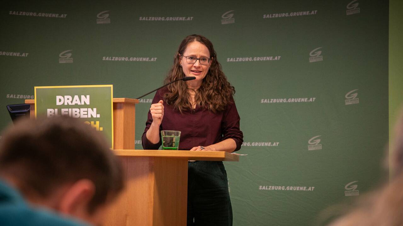 Martina Berthold kritisierte bei der Landesversammlung der Grünen die „schwarz-blaue Retro-Politik“ scharf. Martina Berthold kritisierte bei der Landesversammlung der Grünen die „schwarz-blaue Retro-Politik“ scharf.