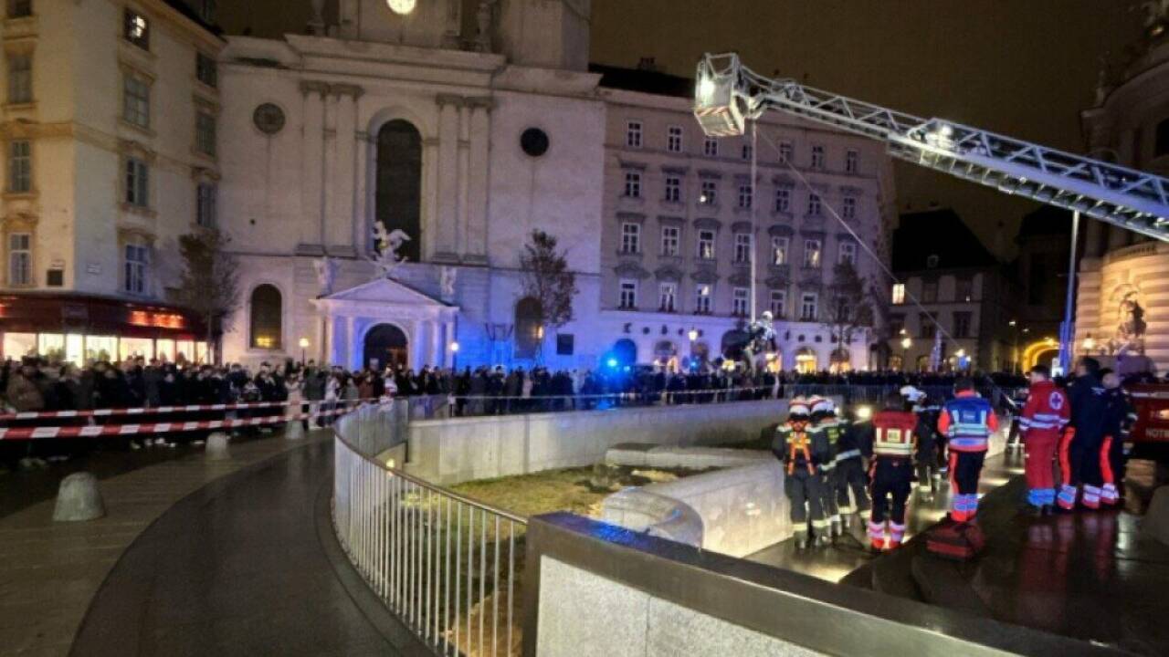 Die Berufsfeuerwehr barg den Verunglückten Die Berufsfeuerwehr barg den Verunglückten
