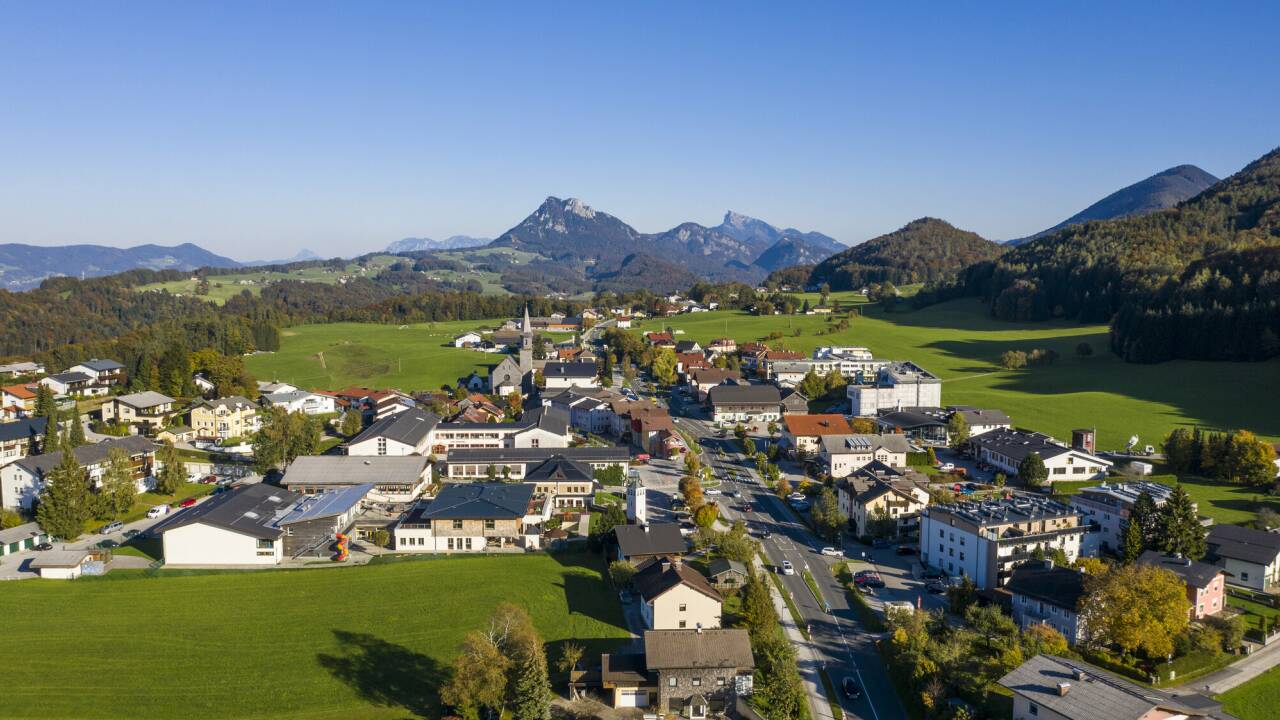 Die Gemeinde Hof bei Salzburg bekommt die erste Bürgermeisterin. Die Gemeinde Hof bei Salzburg bekommt die erste Bürgermeisterin.