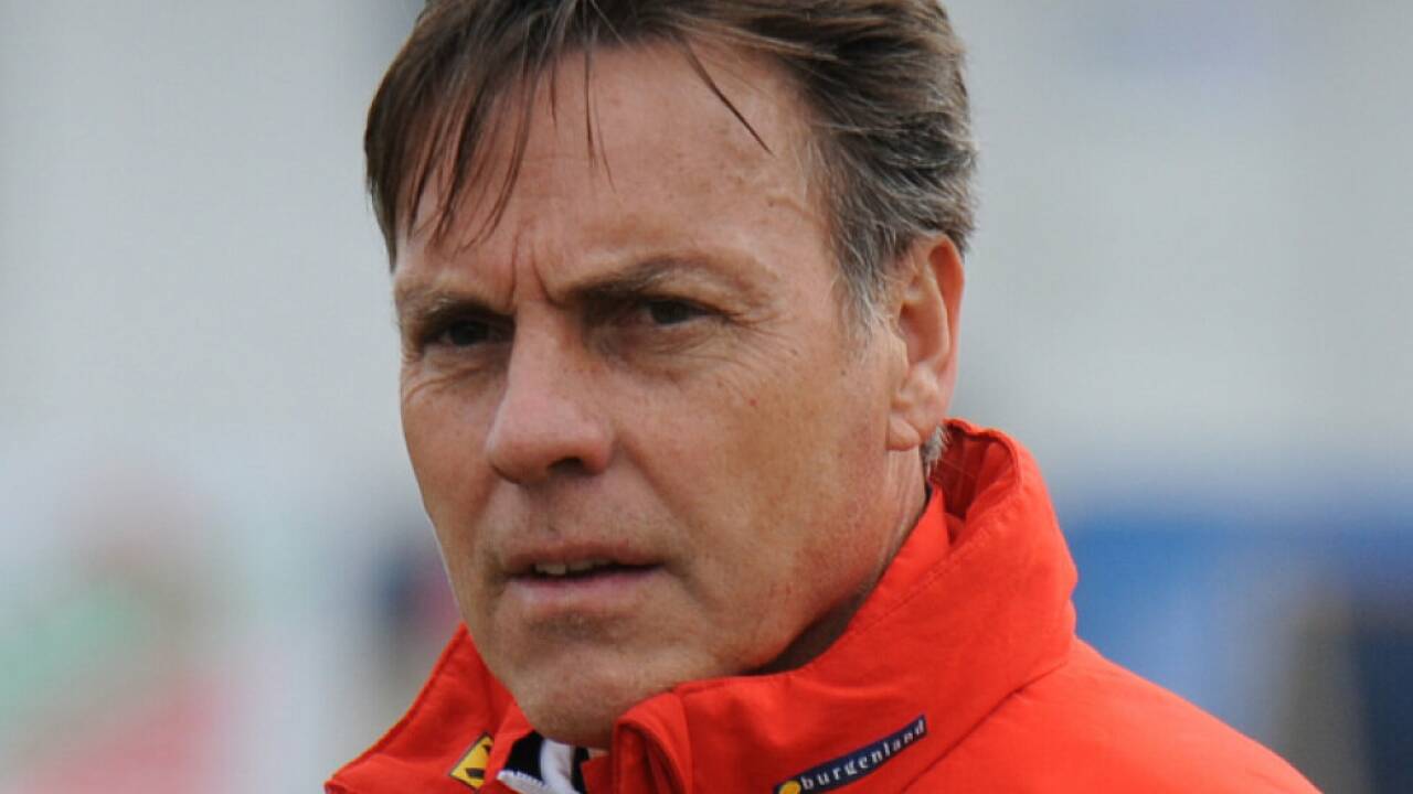 Der Salzburger Trainer Hermann Stadler ist mit seinem Team bei der U17-WM erfolgreich. Der Salzburger Trainer Hermann Stadler ist mit seinem Team bei der U17-WM erfolgreich.