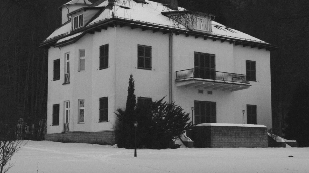 In der Villa Schoberstein am Attersee machten Ärzte und NS-Männer Urlaub während der NS-Zeit. In der Villa Schoberstein am Attersee machten Ärzte und NS-Männer Urlaub während der NS-Zeit.