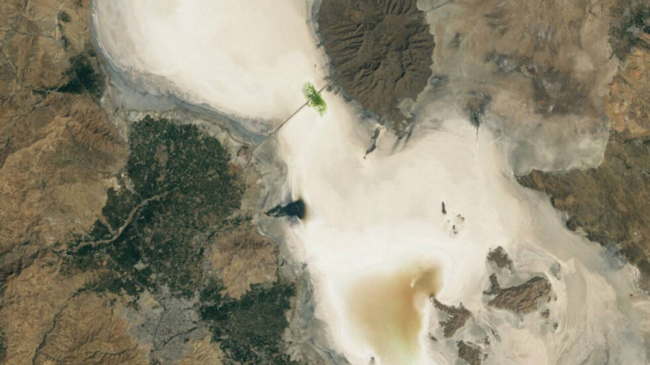 Inzwischen ist der Urmia-See weitgehend ausgetrocknet Inzwischen ist der Urmia-See weitgehend ausgetrocknet