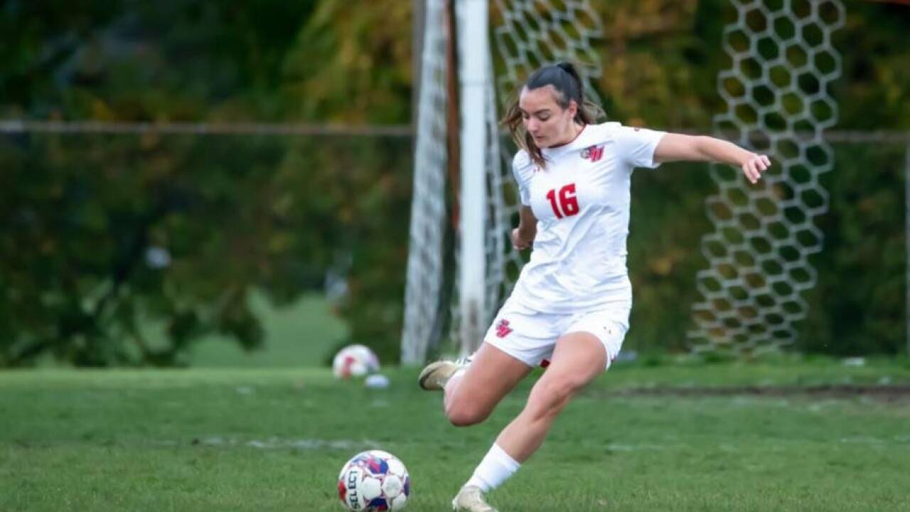 Lea Masching spielt ihre zweite Saison an der Caldwell University. Lea Masching spielt ihre zweite Saison an der Caldwell University.