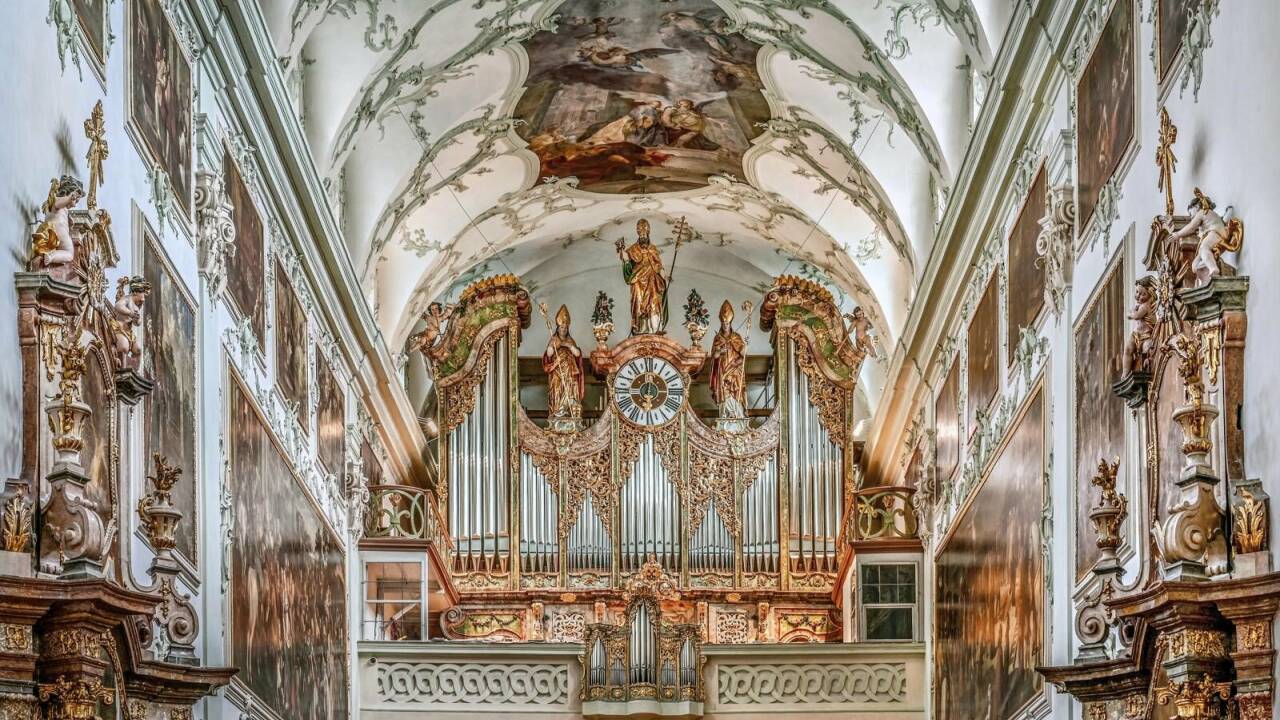 Ansicht aus dem Hauptschiff auf die neue Orgel. Ansicht aus dem Hauptschiff auf die neue Orgel.