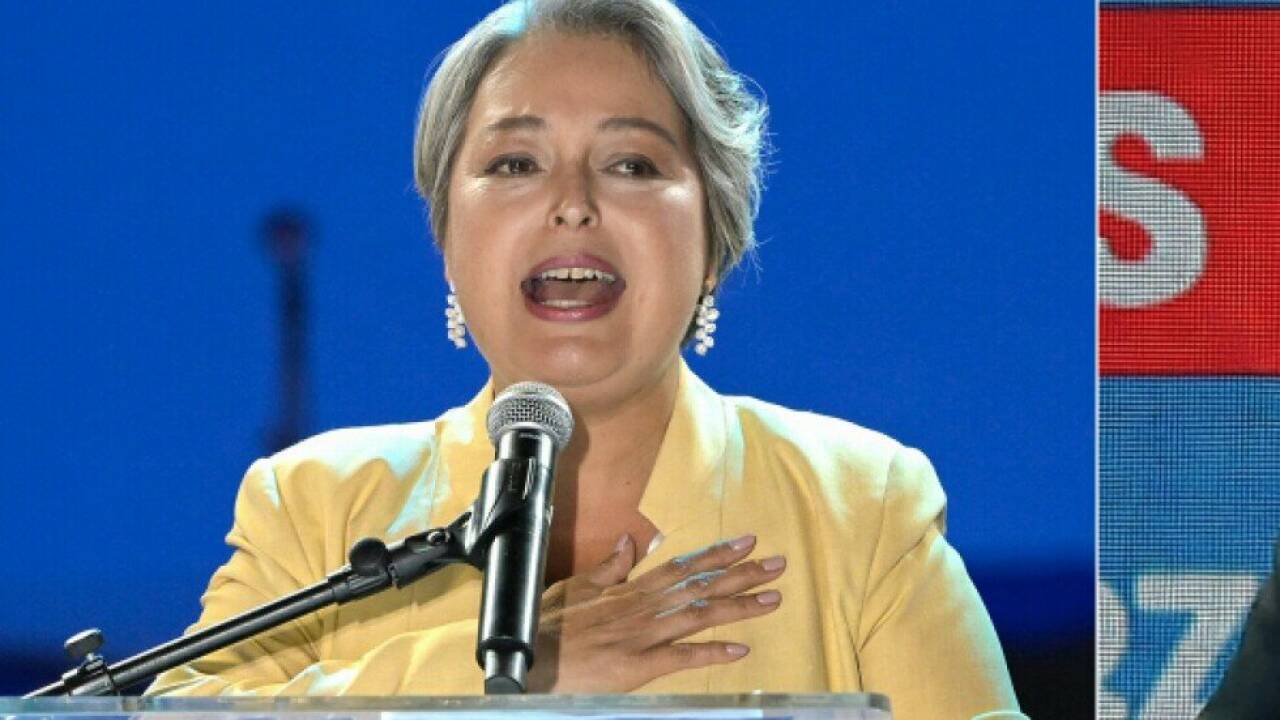 Jara (l.) und Kast gehen in Stichwahl um Chiles Präsidentschaft Jara (l.) und Kast gehen in Stichwahl um Chiles Präsidentschaft