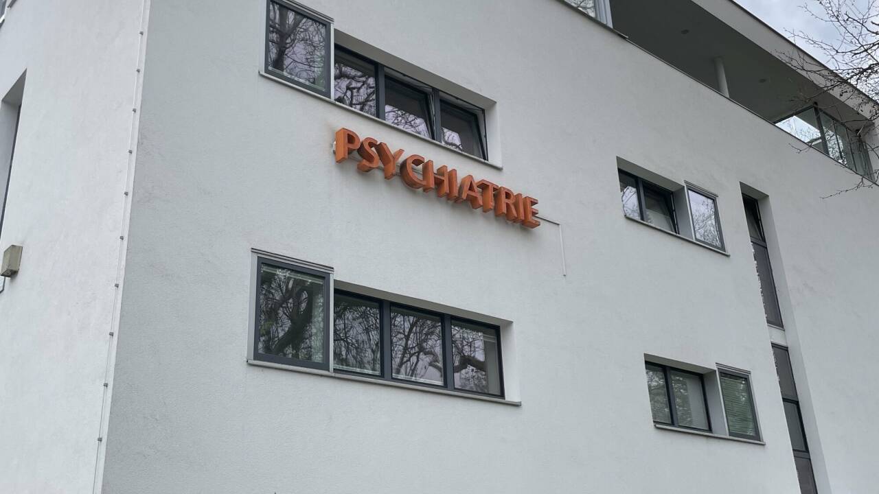 Die ambulante Versorgung soll in Zusammenarbeit mit der Psychiatrie erfolgen. Die ambulante Versorgung soll in Zusammenarbeit mit der Psychiatrie erfolgen.