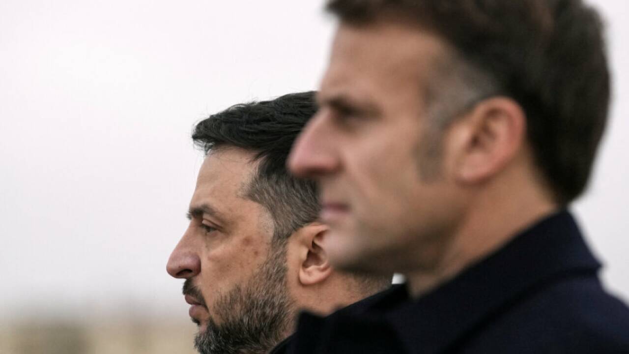 Selenskyj wurde von seinem Amtskollegen Macron willkommen geheißen Selenskyj wurde von seinem Amtskollegen Macron willkommen geheißen