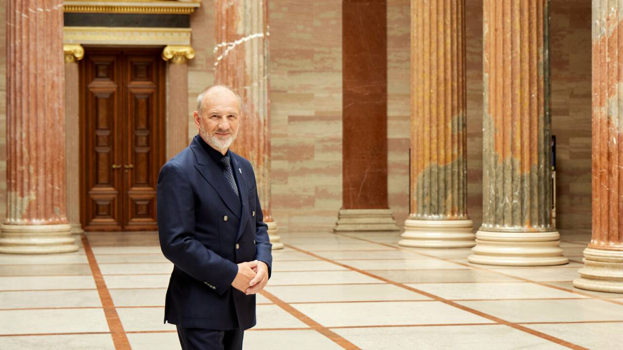 Bundesratspräsident Peter Samt (FPÖ). Bundesratspräsident Peter Samt (FPÖ).