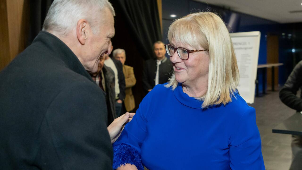 Daniela Rosenegger (im Bild mit dem ÖVP-Landtagsabgeordneten Josef Schöchl) wurde am Sonntag zur Bürgermeisterin von Hof gewählt. Daniela Rosenegger (im Bild mit dem ÖVP-Landtagsabgeordneten Josef Schöchl) wurde am Sonntag zur Bürgermeisterin von Hof gewählt.