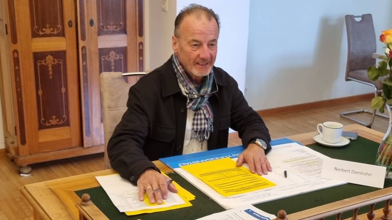 Norbert Damhofer war zum ersten Mal bei der Aktion „ArMut teilen“. In der Pfarre Mülln führte er zahlreiche Gespräche. Norbert Damhofer war zum ersten Mal bei der Aktion „ArMut teilen“. In der Pfarre Mülln führte er zahlreiche Gespräche.