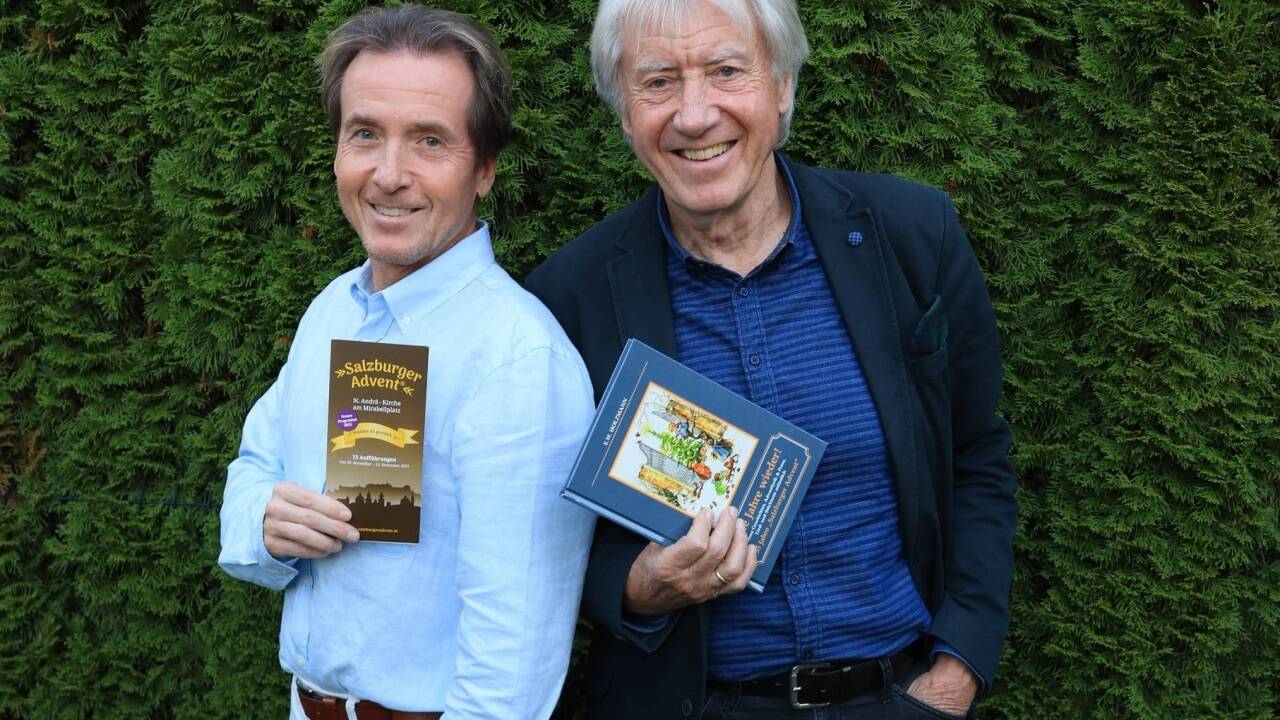 Vater-und-Sohn-Holzmann-brennen-f-r-den-Salzburger-Advent