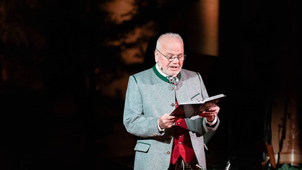 Lesung von Johann PötzelsbergerBild: Klaus Huber/Salzburger Advent 