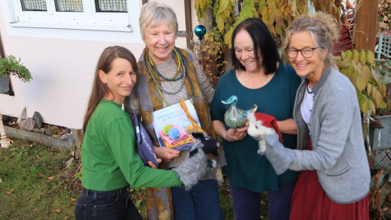 Kreative-Frauen-feiern-20-Jahre-Kunsthandwerksmarkt-in-Anif