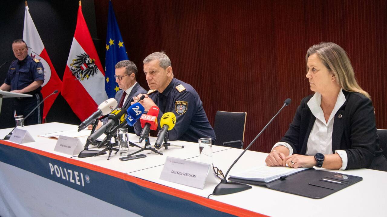 v.l. Hansjörg Mayr (Staatsanaltschaft IBK), Helmut Tomac (Landes Polizei Direktor), Katja Tersch (Landeskriminalamtsleiterin) am Dienstag während einer PK der Landespolizeidirektion Tirol.  