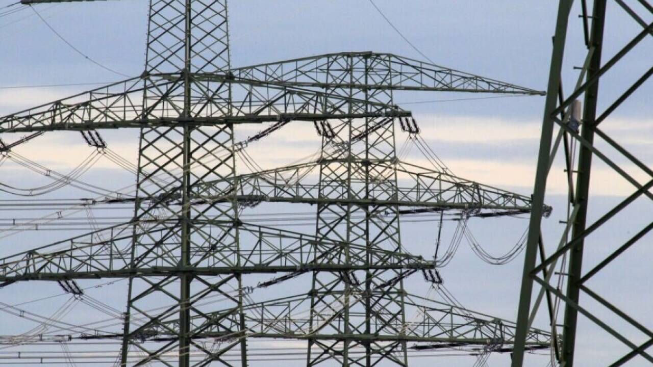 Mit einem Energiepaket will die Koalition nun den hohen Strompreisen in Österreich zu Leibe rücken.  