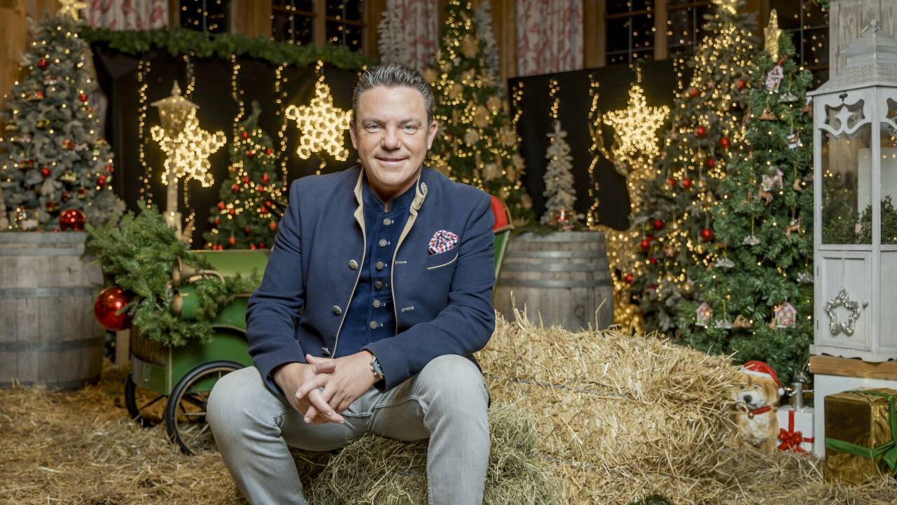 Stefan Mross kam zum Dreh für „Weihnachten auf Gut Aiderbichl“ nach Henndorf. 