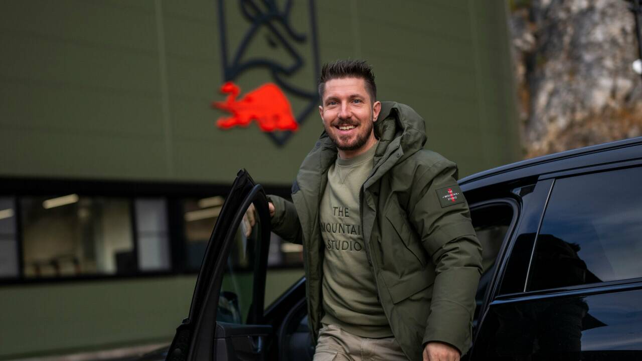Marcel Hirscher bei der Eröffnung seiner Skifabrik in Scheffau. 