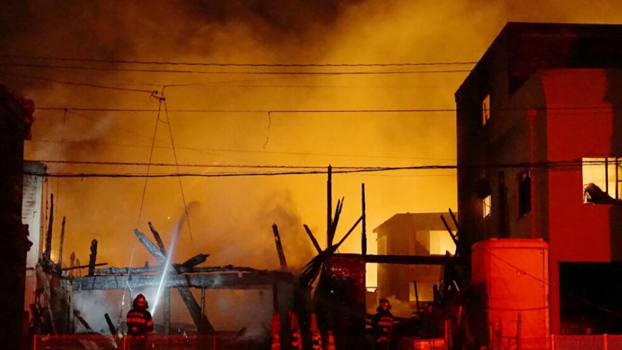 Viele Holzhäuser gerieten in Brand 