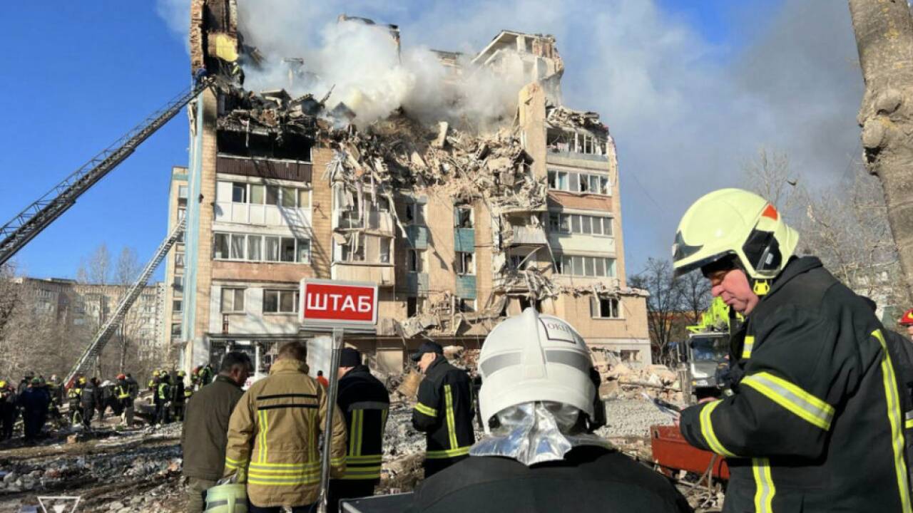 Verheerender Einschlag in Wohngebäude Verheerender Einschlag in Wohngebäude