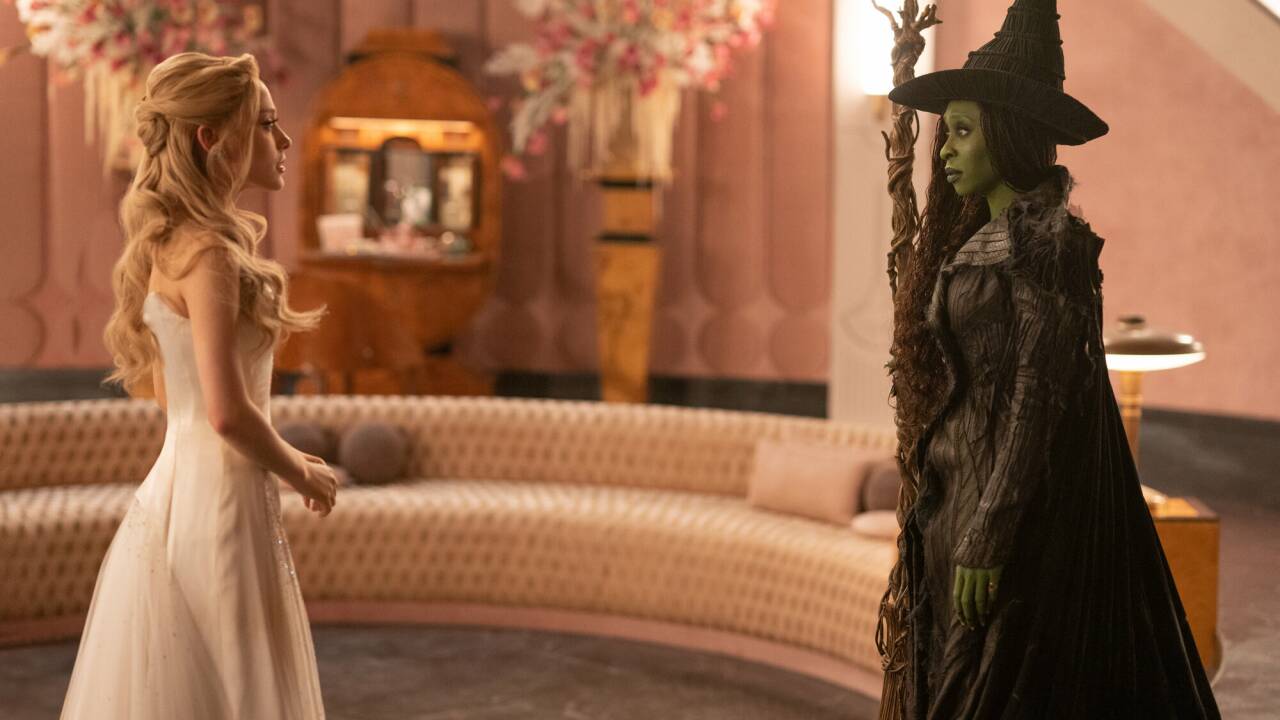  Ariana Grande als Glinda und Cynthia Erivo als Elphaba in „Wicked 2“. 