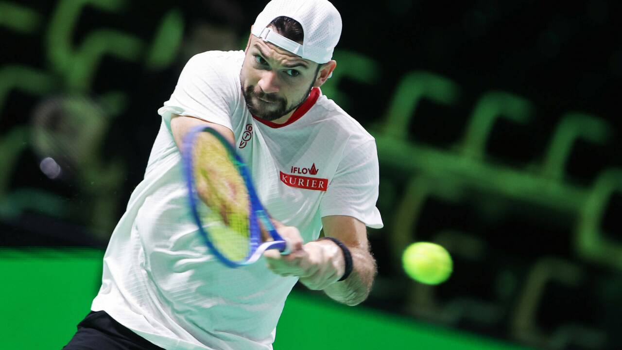 Jurij Rodionov eröffnet gegen Matteo Berrettini. 