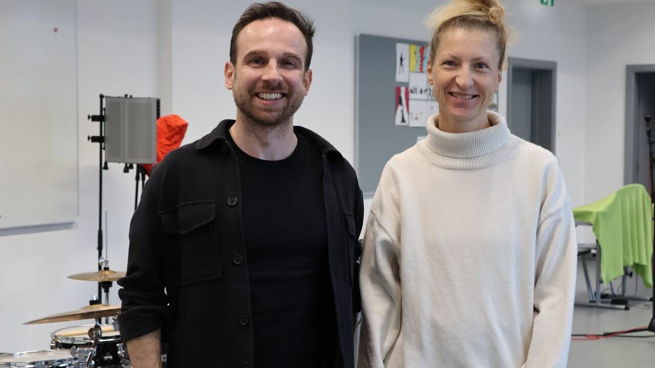 Gerhard Ressl alias Train D-Lay mit Musiklehrerin Daniela Laner.  