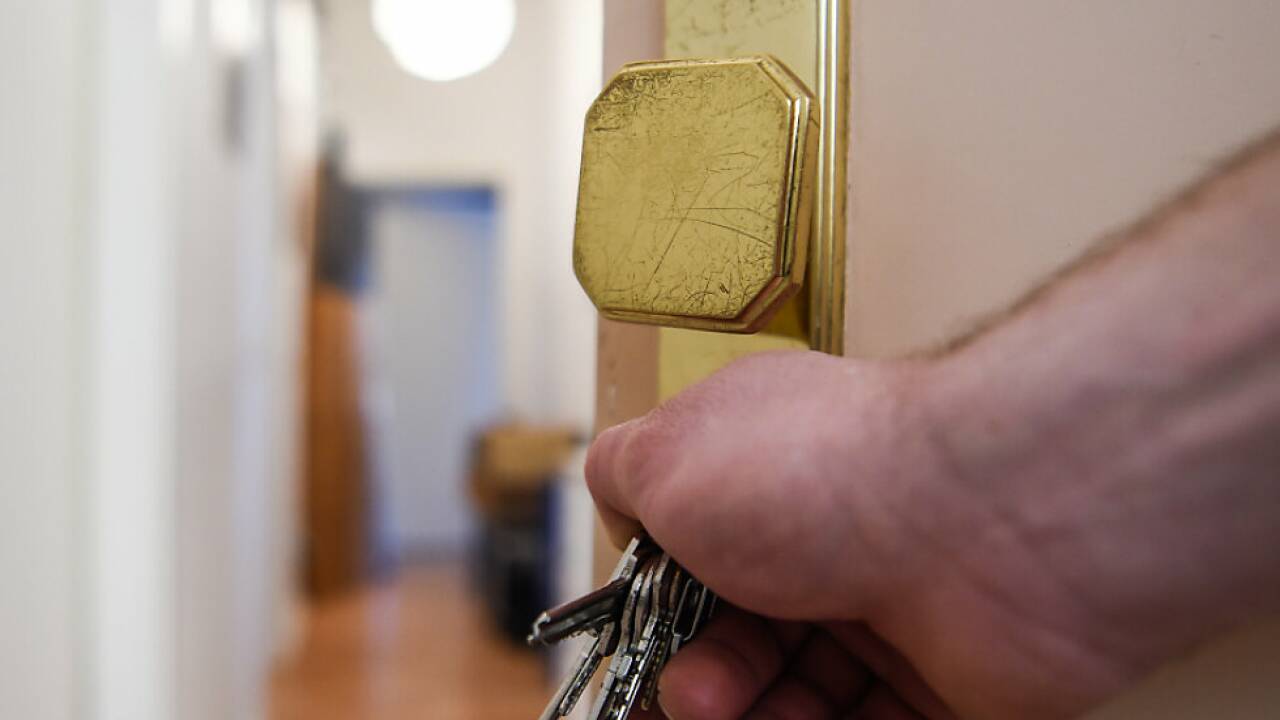 Wenn man in eine unbekannte Ferienwohnung geht oder ein Hotelzimmer bezieht, sollte man einige Dinge überprüfen, um gesundheitliche Risiken auszuschließen.  