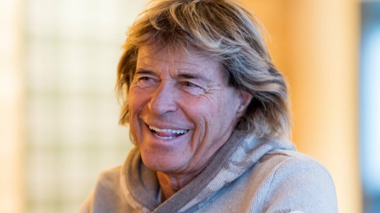 Johann „Hansi“ Hinterseer stellt „Bei Perterer“ am 25. November im SN-Saal sein neues Buch „Hansi. Mein Leben zwischen Berg und Bühne“ vor. 