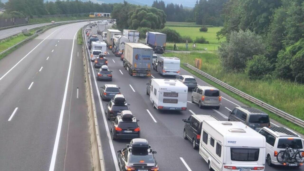 Tauernautobahn bei Grödig: 40 Kilometer Stau im Pfingstverkehr 2025 