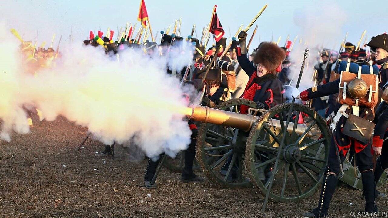 2000 Laien stellten Schlacht von Austerlitz nach