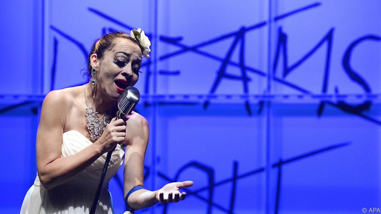 Kammerspiele ehren mit "Blue Moon" Billie Holiday