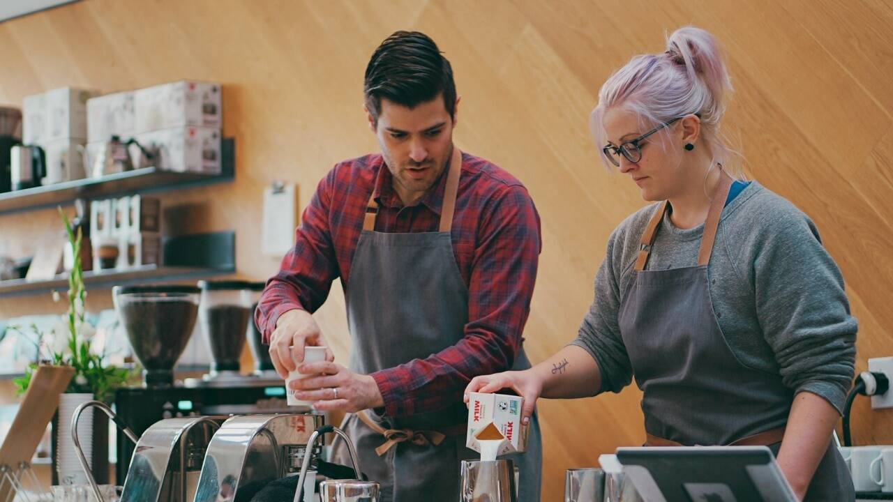 Der erste Arbeitstag ist besonders nervenaufreibend, doch wenn Sie einige Punkte beachten, wird auch dieser ein voller Erfolg. 