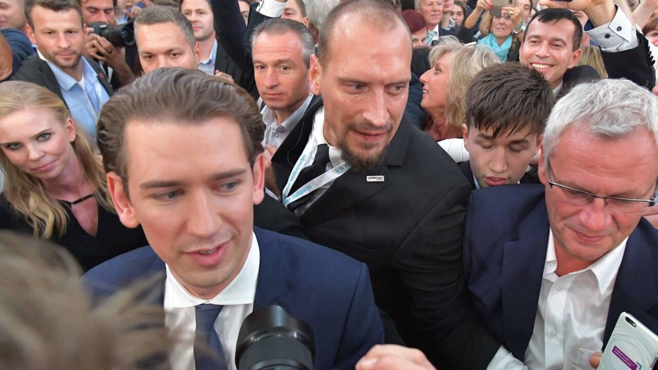 Alles drängt sich um Sebastian Kurz.  Alles drängt sich um Sebastian Kurz.
