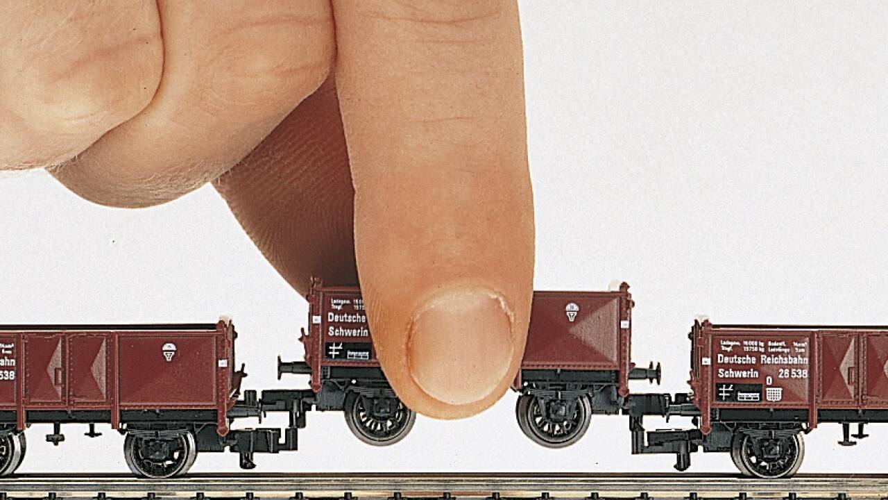 Der Raiffeisenverband Salzburg (RVS) wird wieder Eigentümer der Modelleisenbahn Gruppe mit ihren Marken Roco und Fleischmann.  