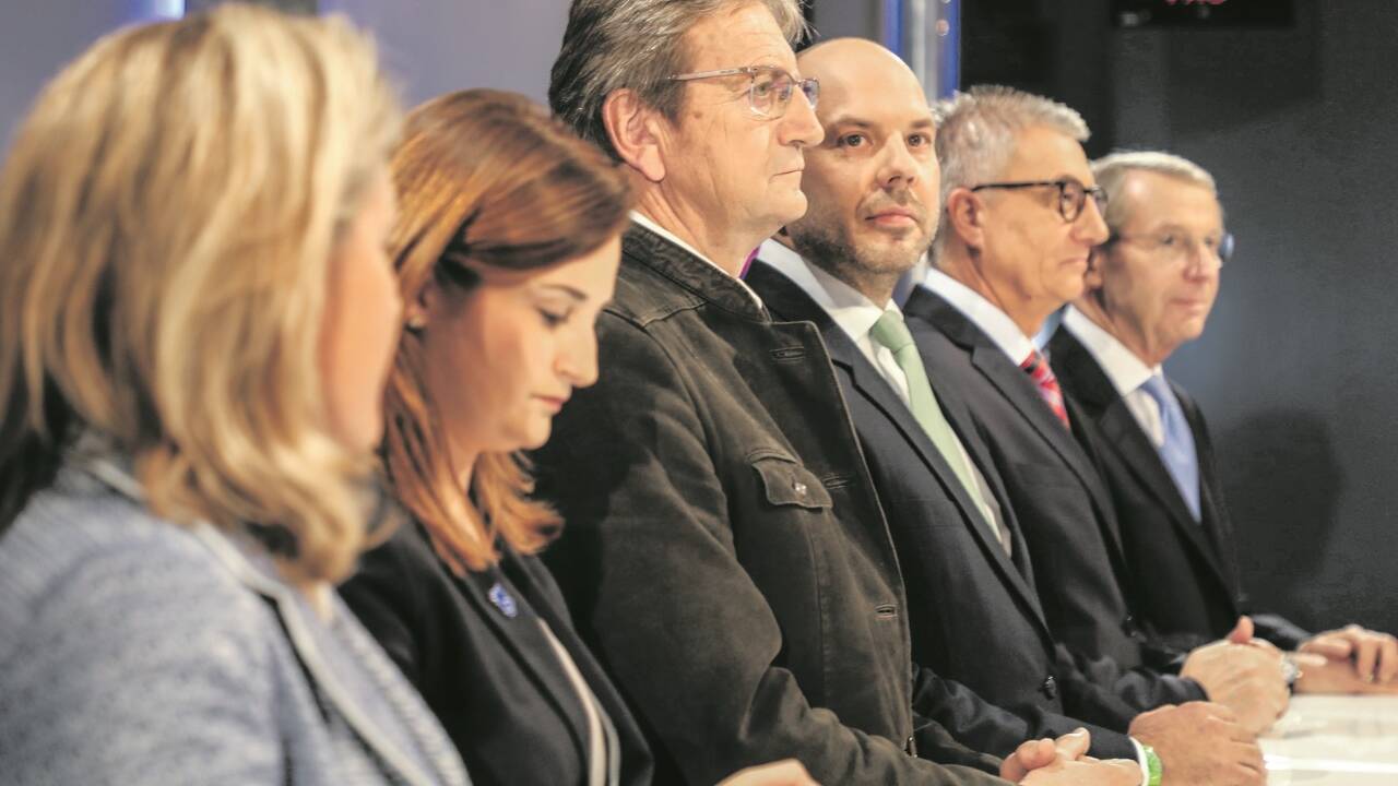 Gewinner und Verlierer bei der Elefantenrunde am Sonntagabend im ORF-Landesstudio. FRANZ Neumayr  Gewinner und Verlierer bei der Elefantenrunde am Sonntagabend im ORF-Landesstudio. FRANZ Neumayr