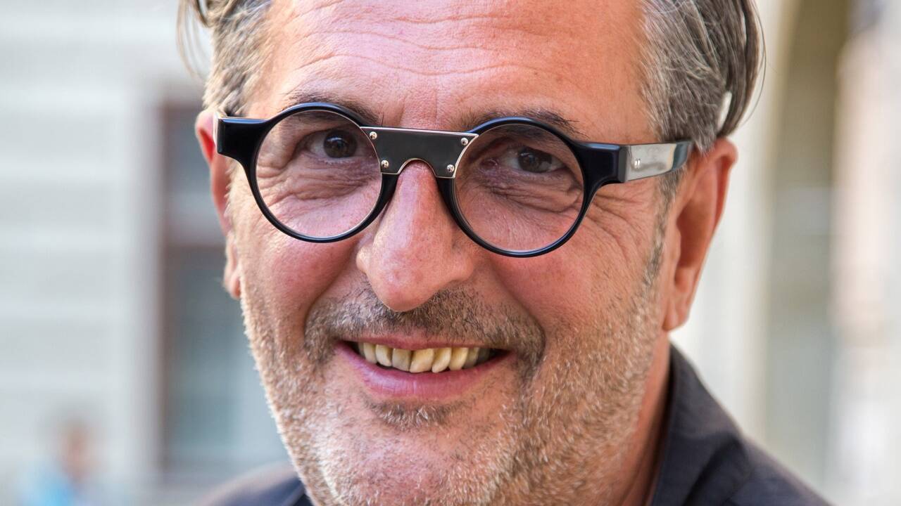 „Mageiros“ Tschurlovich: Einen Chirurgen erkennen Sie am Zerlegen seines Huhns.  