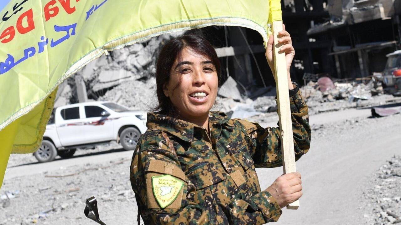 Das Gesicht des Sieges in Raqqa: Rojda Felat. 