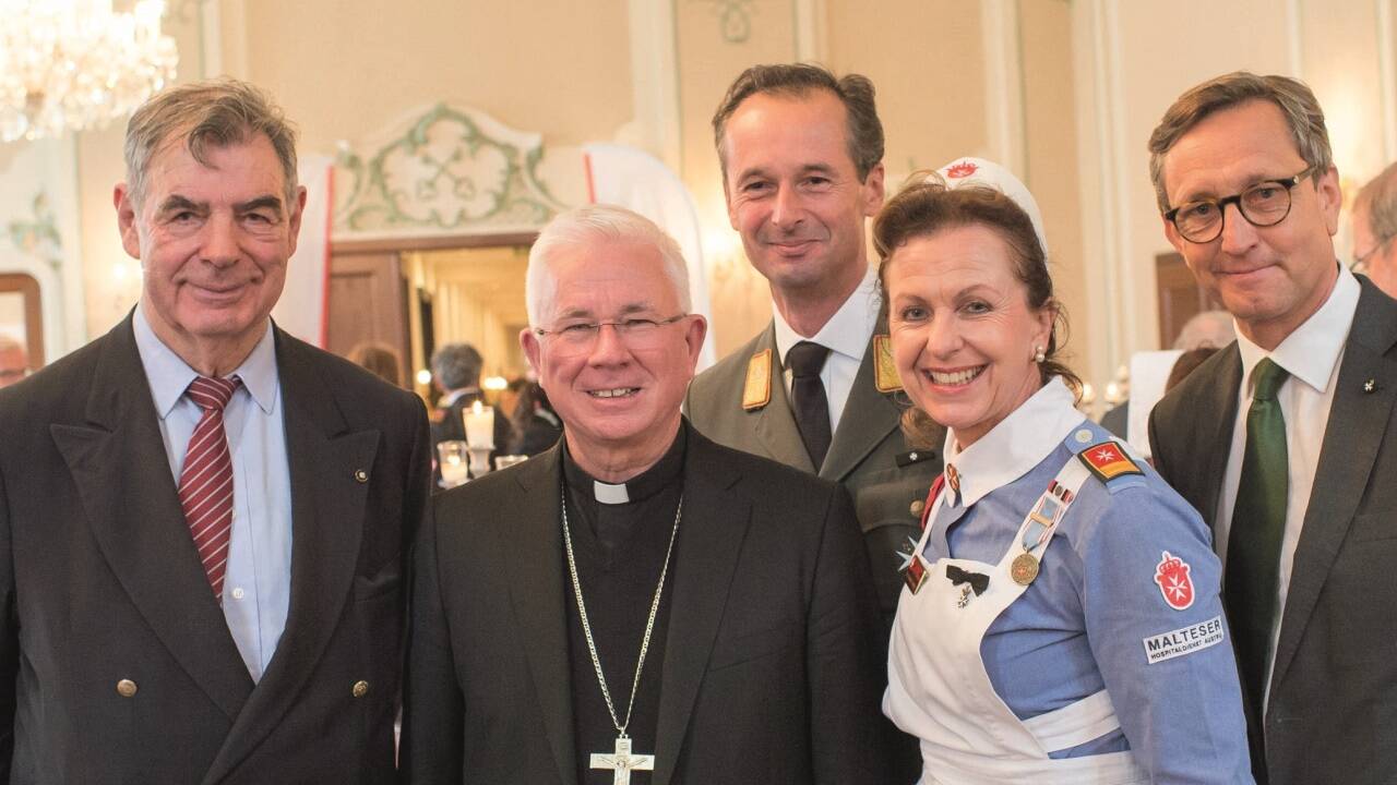 Norbert Salburg-Falkenstein, Erzbischof Franz Lackner, Richard Wittek-Saltzberg, Elisabeth Hintner und Johannes Gruchmann-Bernau.  