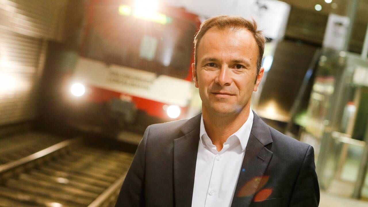 Bernhard Auinger. 