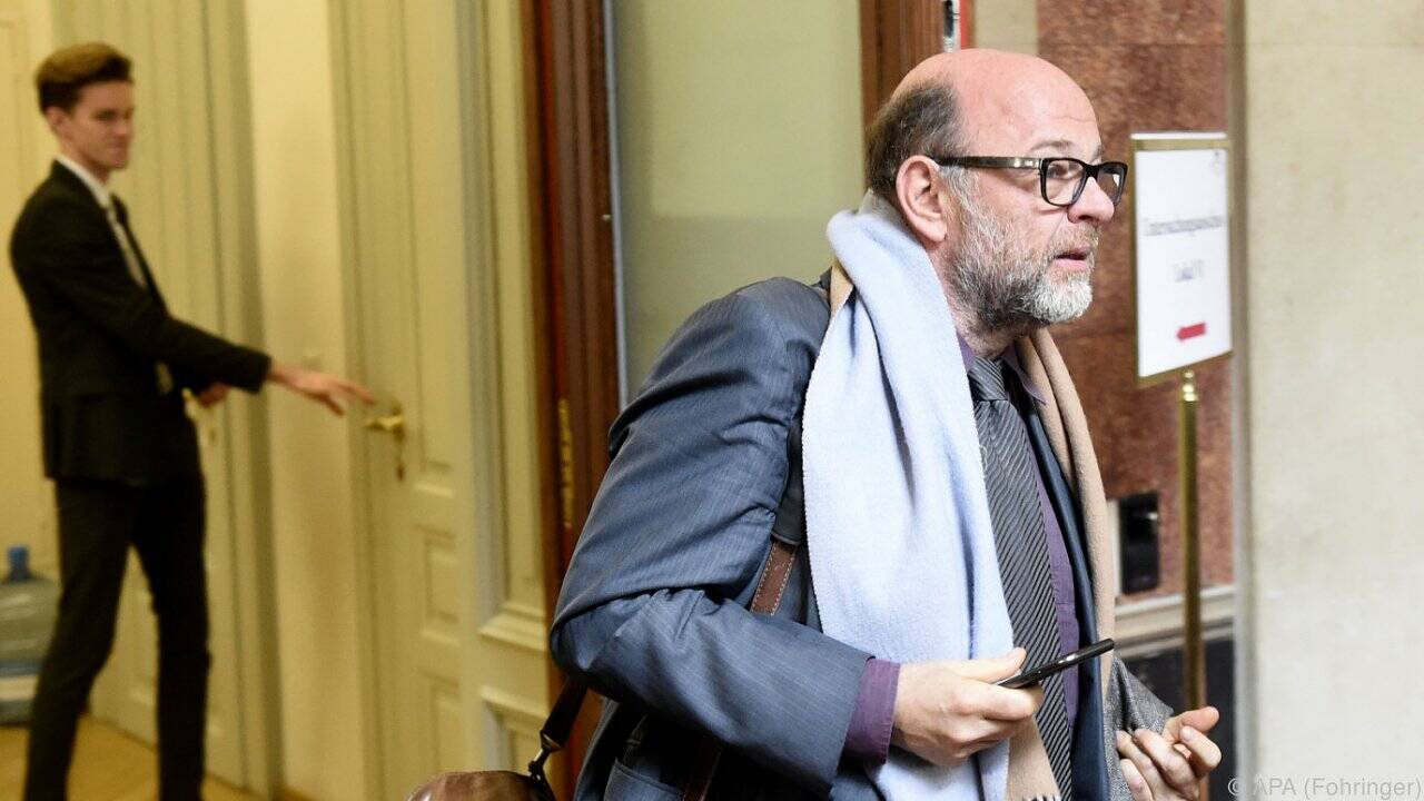 Hypo-Ausschuss: NEOS-Vorwürfe gegen Minister Brandstetter
