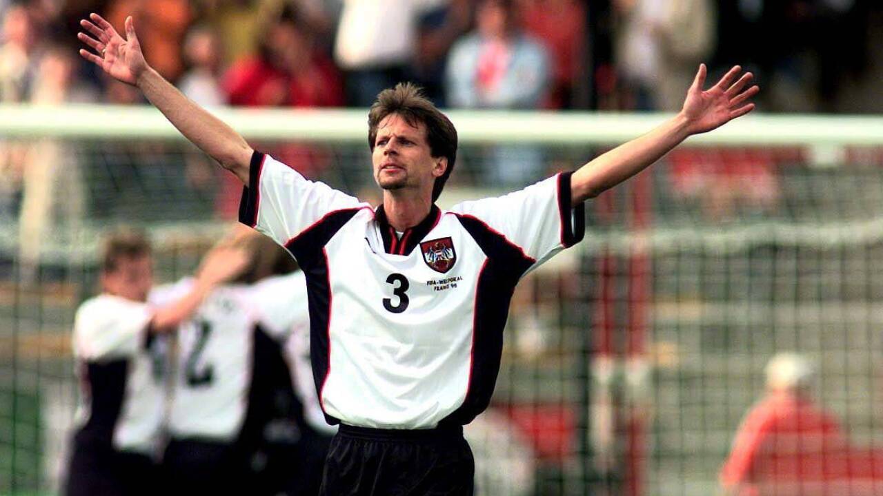 Bei der Endrunde in Frankreich setzten Peter Schöttel und seine Kameraden mit verstärktem Schwarz-Anteil vergeblich zum Höhenflug an. Bei der Endrunde in Frankreich setzten Peter Schöttel und seine Kameraden mit verstärktem Schwarz-Anteil vergeblich zum Höhenflug an.