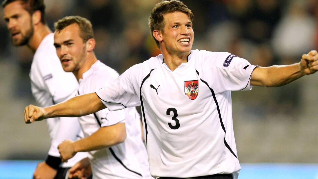 Unter Teamchef Didi Constantini dominierte wieder das Einfache, auch bei den Dressen, getragen von Stefan Maierhofer, Erwin Hoffer und Fränky Schiemer. Unter Teamchef Didi Constantini dominierte wieder das Einfache, auch bei den Dressen, getragen von Stefan Maierhofer, Erwin Hoffer und Fränky Schiemer.